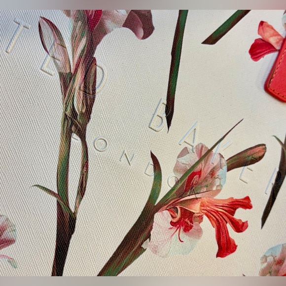 NWT TED BAKER LONDON “THE ICON” 
IRIS PRINT TOTE

SHE IS SO PRETTY!👛🌷🌸 - Picture 7 of 12